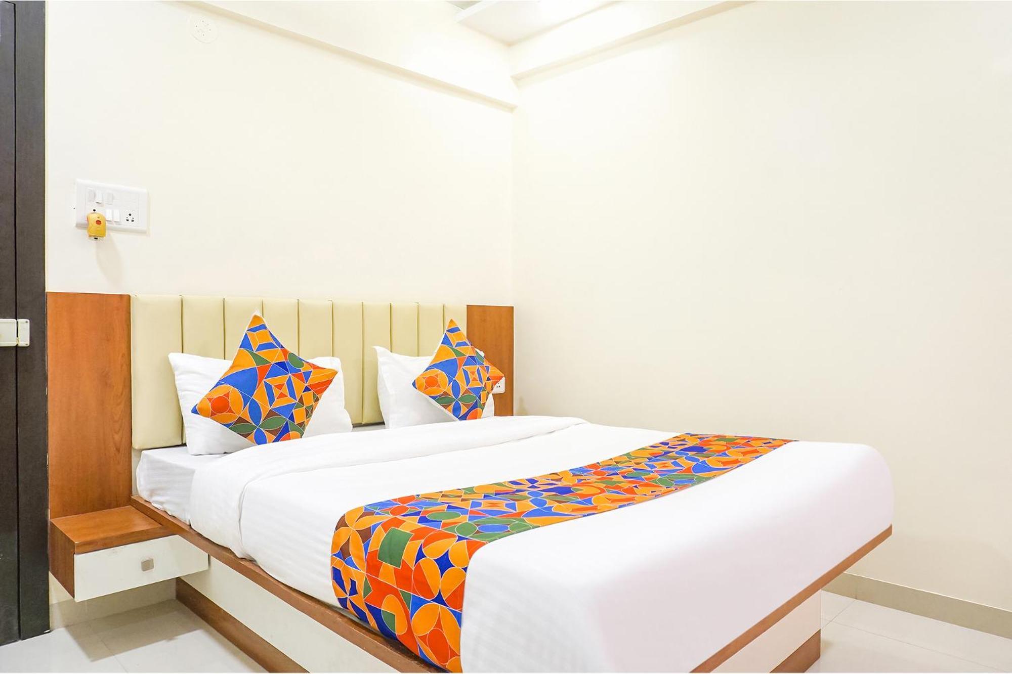 Fabhotel Majestic Luxurious - Nr Rajaram Bhiku Pathare Stadium ปูเน่ ภายนอก รูปภาพ